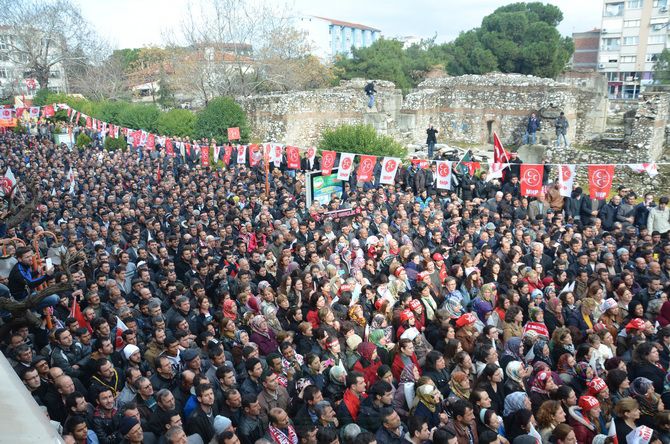 MHP LİDERi DEVLET BAHÇELİ AKHİSARLILAR İLE BULUŞTU